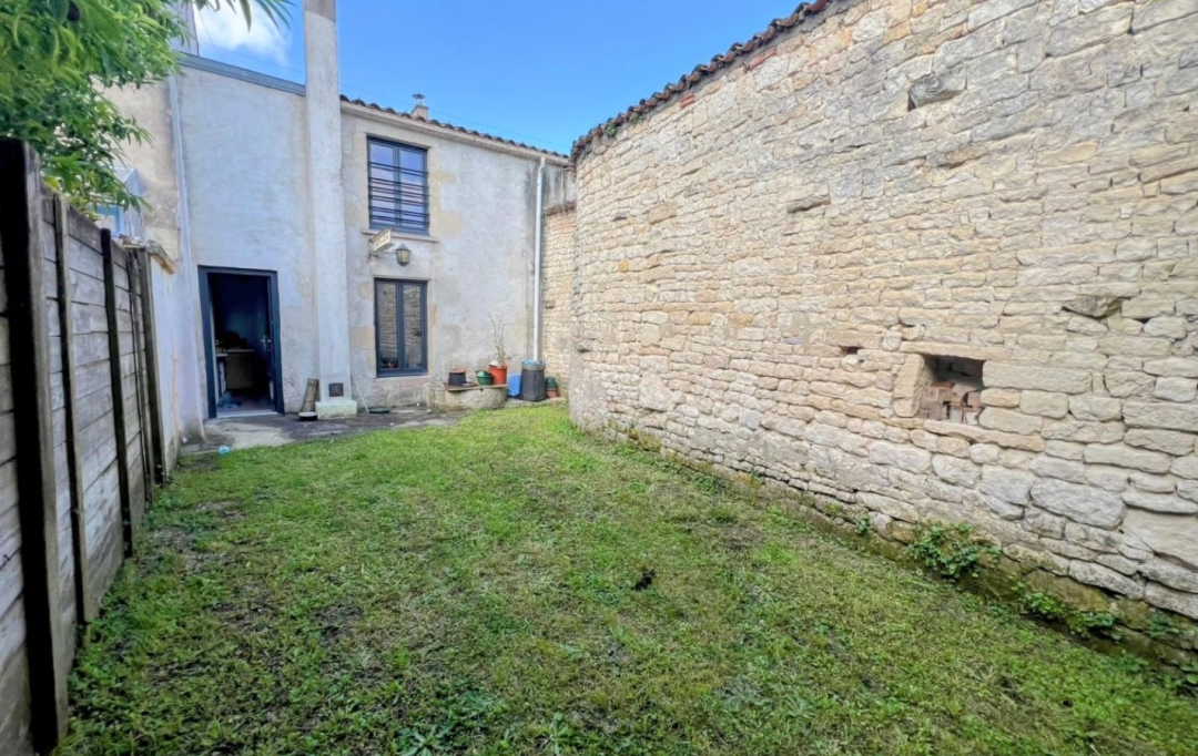 Agence immobiliere de l'hotel de ville : Maison / Villa | AIGREFEUILLE-D'AUNIS (17290) | 75 m2 | 165 000 € 