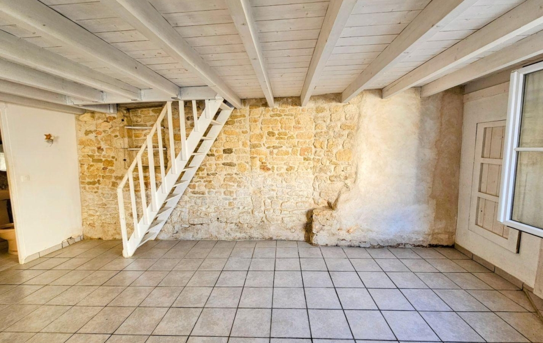 Agence immobiliere de l'hotel de ville : House | AIGREFEUILLE-D'AUNIS (17290) | 32 m2 | 119 000 € 